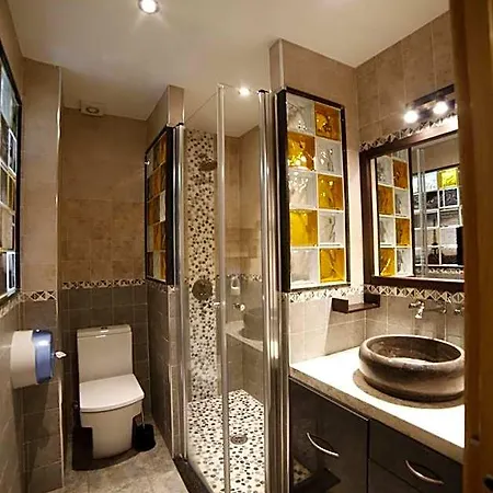 Zendoira Hotel